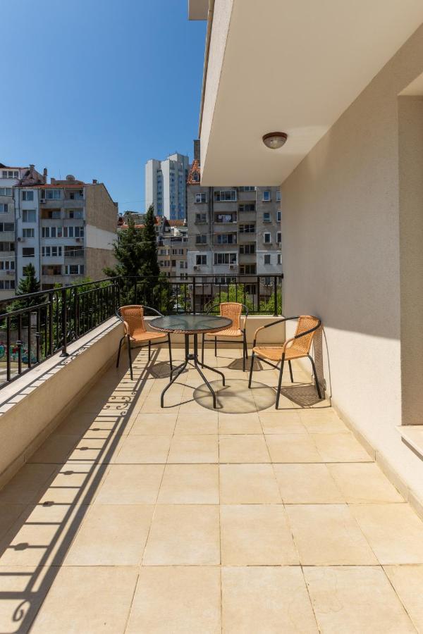 Apartments Flora 1 Бургас Экстерьер фото