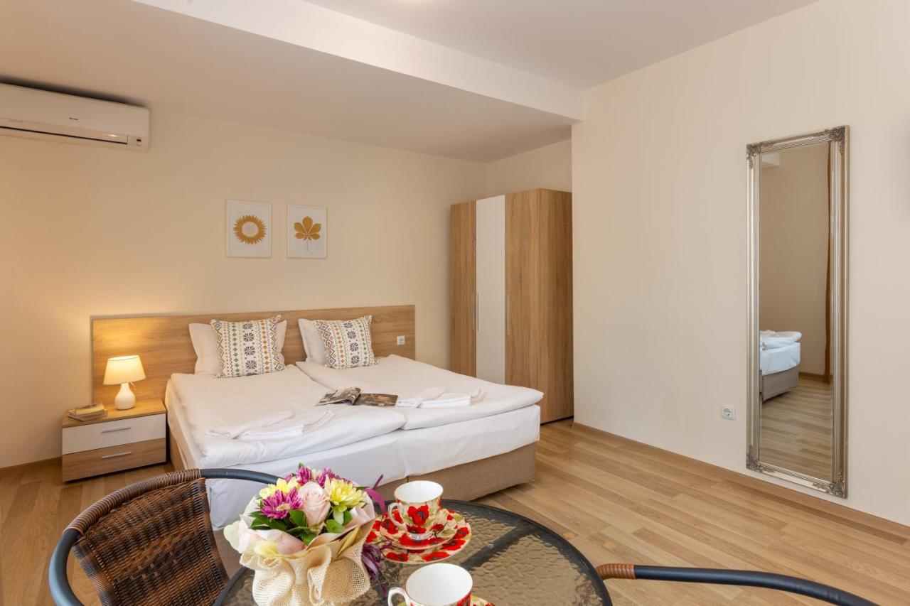 Apartments Flora 1 Бургас Экстерьер фото