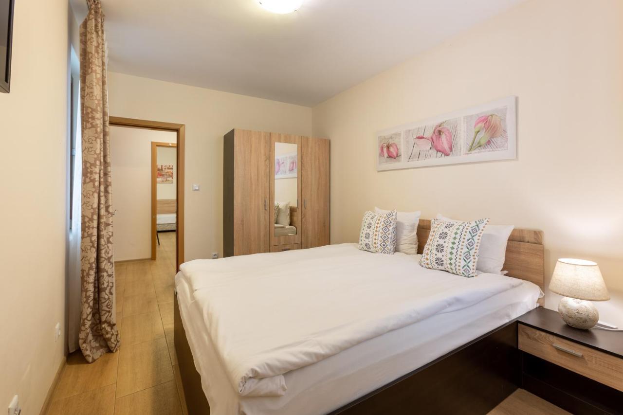Apartments Flora 1 Бургас Экстерьер фото