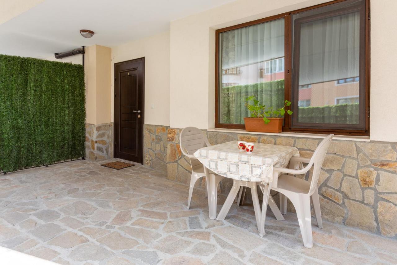 Apartments Flora 1 Бургас Экстерьер фото